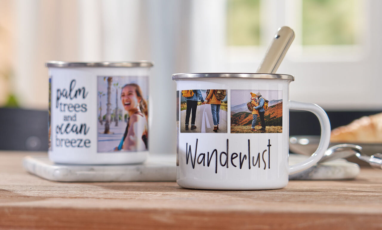 Mugg med ordet 'Wanderlust' och bilder från resor