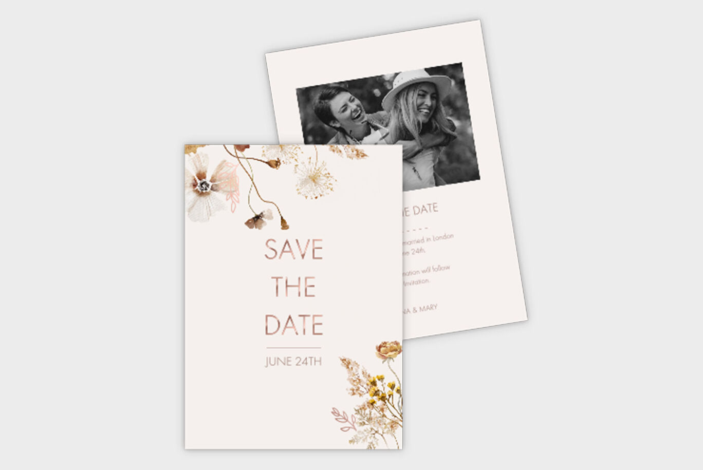 En kärleksfullt utformad Save-the-Date-kort med blommor och datumet 24 juni.
