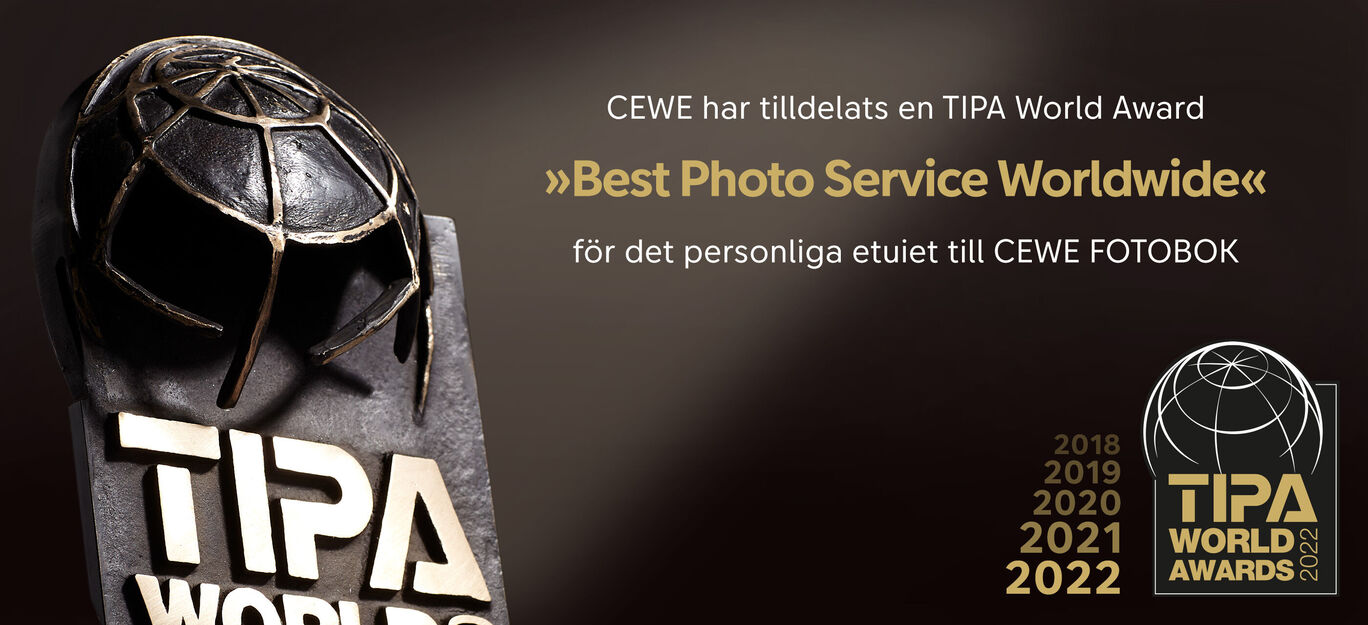 Troféer för TIPA World Award, bästa fototjänst globalt för CEWE FOTOBOK.