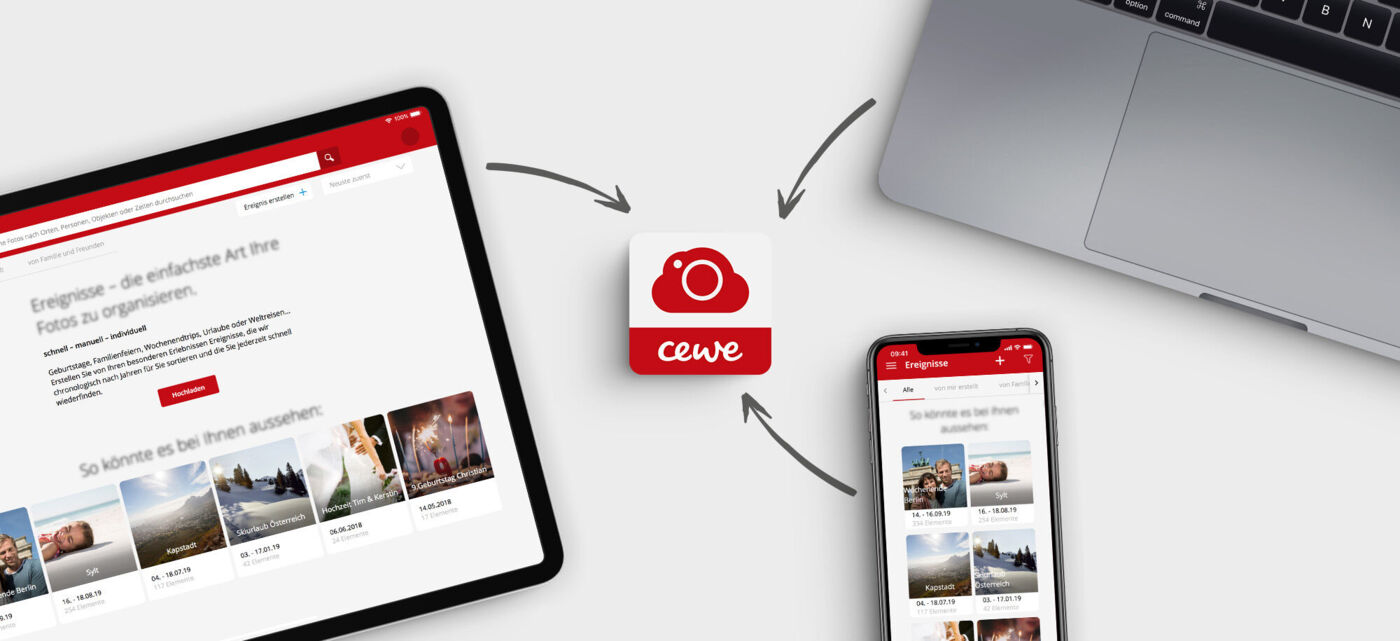 Smartphone och surfplatta visar CEWE Fotovärlden för att organisera bilder.